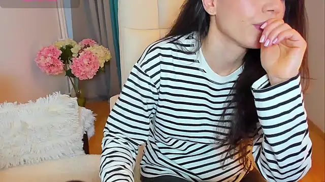 Snapshot of BellaAnna30 chatting on 02-12-25, 12:44 BellaAnna30 online show from 02-12-25, 12:44