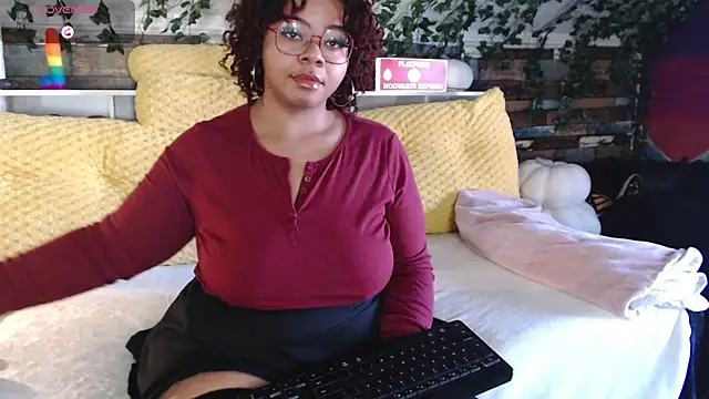Snapshot of -khayaparker chatting on 01-14-25, 01:49 -khayaparker online show from 01-14-25, 01:49