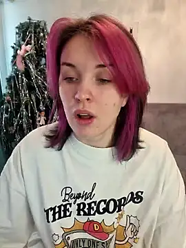 LazyTanukii online show from 12-18-24, 04:09