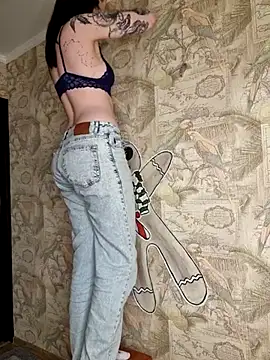 LazyTanukii online show from 12-16-25, 06:50