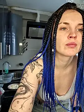 LazyTanukii online show from 01-16-26, 06:50