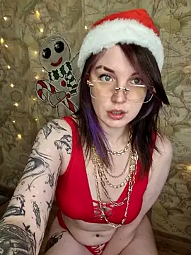 LazyTanukii online show from 12-23-25, 06:45