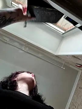 LazyTanukii online show from 03-26-26, 08:01