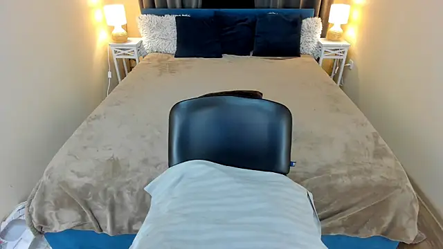 CharmedDoll online show from 04-15-26, 06:19