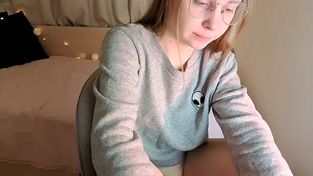 CharmedDoll online show from 12-19-25, 01:46