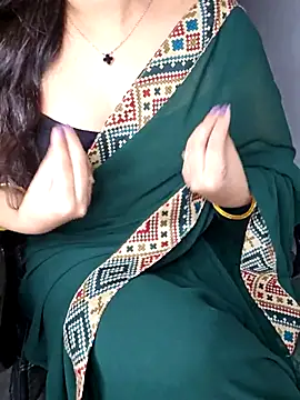 Snapshot of aliyaah_singh chatting on 10-15-25, 05:32 aliyaah singh online show from 10-15-25, 05:32