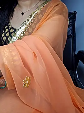Snapshot of aliyaah_singh chatting on 09-26-25, 05:42 aliyaah singh online show from 09-26-25, 05:42