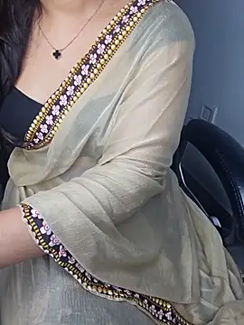 Snapshot of aliyaah_singh chatting on 09-25-25, 05:30 aliyaah singh online show from 09-25-25, 05:30