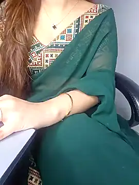 Snapshot of aliyaah_singh chatting on 01-05-25, 07:07 aliyaah singh online show from 01-05-25, 07:07