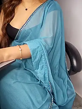 Snapshot of aliyaah_singh chatting on 03-05-25, 08:42 aliyaah singh online show from 03-05-25, 08:42
