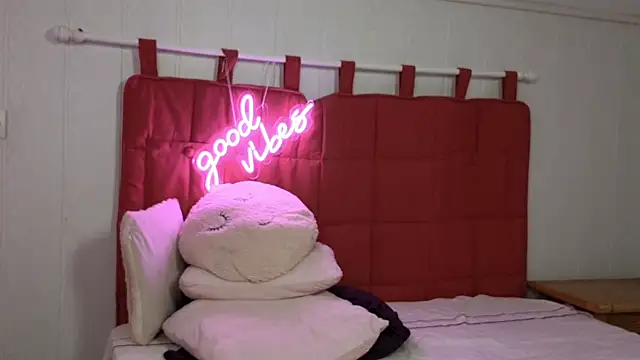 Snapshot of TiffanyDollxxx chatting on 09-30-25, 08:48 TiffanyDollxxx online show from 09-30-25, 08:48