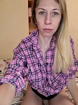 Snapshot of MissisMilk chatting on 01-05-25, 08:00 MissisMilk online show from 01-05-25, 08:00