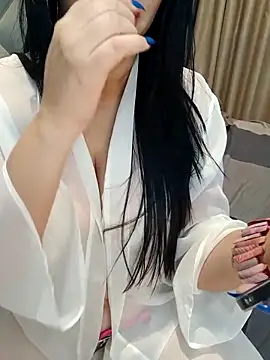 Queen sousou online show from 11-23-25, 01:43