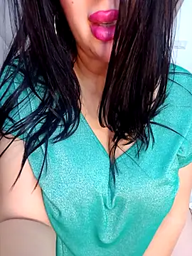 Queen sousou online show from 11-16-25, 01:32