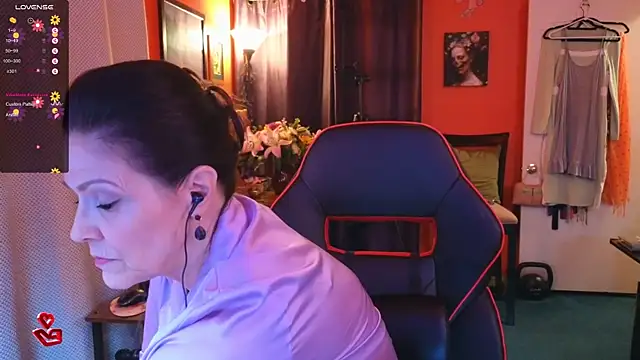 Snapshot of Good-Juju chatting on 02-09-25, 04:57 Good-Juju online show from 02-09-25, 04:57