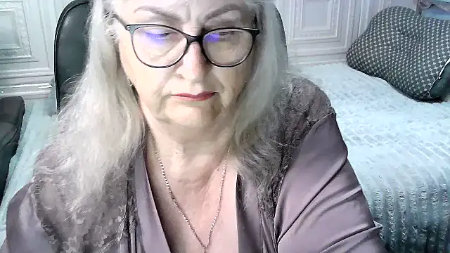 Snapshot of LolkaAlyss chatting on 05-25-26, 04:23 LolkaAlyss online show from 05-25-26, 04:23