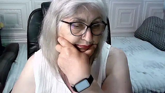 Snapshot of LolkaAlyss chatting on 05-13-26, 05:09 LolkaAlyss online show from 05-13-26, 05:09