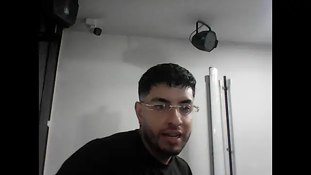 Snapshot of dereck_fiore chatting on 02-11-25, 06:01 dereck fiore online show from 02-11-25, 06:01