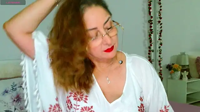 Snapshot of Tyana40 chatting on 07-20-26, 01:13 Tyana40 online show from 07-20-26, 01:13