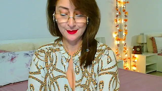 Snapshot of Tyana40 chatting on 11-10-25, 07:13 Tyana40 online show from 11-10-25, 07:13