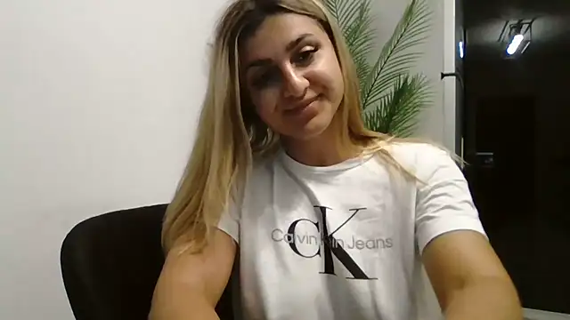 NicolePlay online show from 06-25-26, 02:20