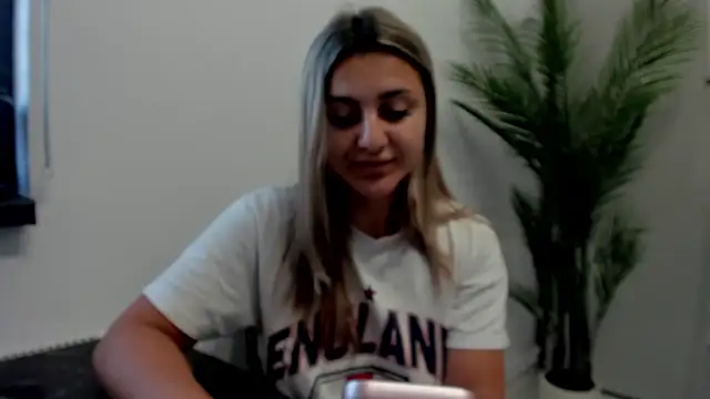 Snapshot of NicolePlay chatting on 05-30-26, 03:24 NicolePlay online show from 05-30-26, 03:24