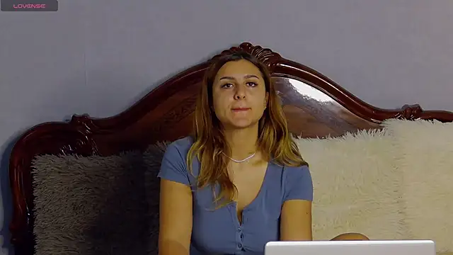 NicolePlay online show from 10-17-25, 05:22
