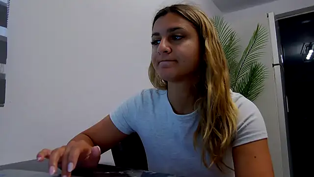 NicolePlay online show from 07-06-26, 03:02