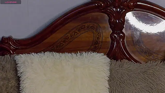 NicolePlay online show from 01-13-26, 06:17