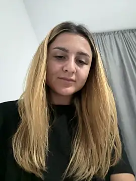 NicolePlay online show from 04-17-26, 08:00