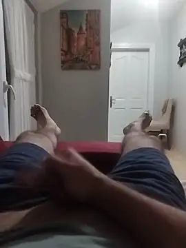 Snapshot of Aykut1990 chatting on 10-27-25, 06:42 Aykut1990 online show from 10-27-25, 06:42