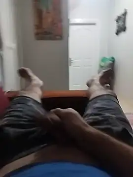 Snapshot of Aykut1990 chatting on 11-11-25, 04:46 Aykut1990 online show from 11-11-25, 04:46