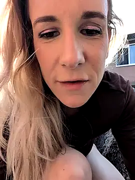 NaomiAndFriends online show from 03-09-25, 01:59