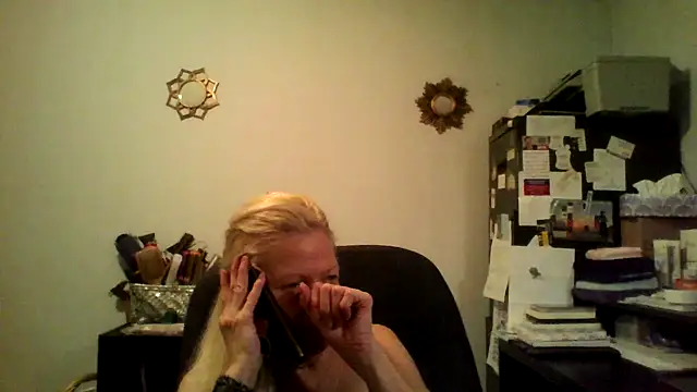 XTRAHORNYONE online show from 10-11-25, 04:13