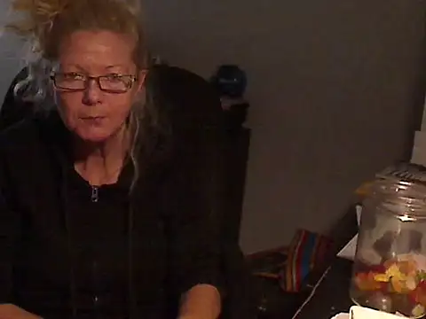 XTRAHORNYONE online show from 01-10-25, 12:38