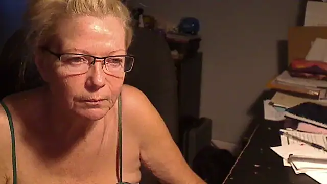 XTRAHORNYONE online show from 03-01-25, 02:48