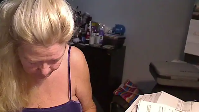 XTRAHORNYONE online show from 01-31-25, 03:00