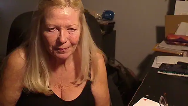 XTRAHORNYONE online show from 03-02-25, 03:45