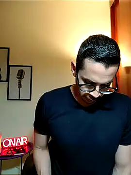 Snapshot of towers_j chatting on 07-12-26, 01:50 towers j online show from 07-12-26, 01:50
