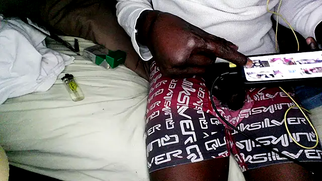 Snapshot of RinsingWood84 chatting on 02-03-26, 07:46 RinsingWood84 online show from 02-03-26, 07:46