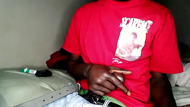 Snapshot of RinsingWood84 chatting on 02-09-26, 12:58 RinsingWood84 online show from 02-09-26, 12:58