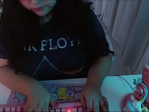 Snapshot of KittyK3 chatting on 09-09-25, 04:00 KittyK3 online show from 09-09-25, 04:00