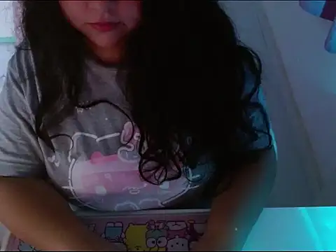 Snapshot of KittyK3 chatting on 06-22-26, 05:04 KittyK3 online show from 06-22-26, 05:04