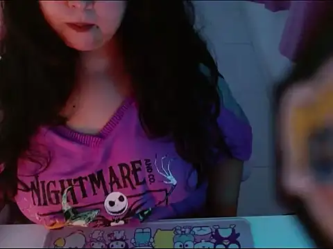 Snapshot of KittyK3 chatting on 11-18-25, 01:54 KittyK3 online show from 11-18-25, 01:54