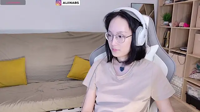 aliiiiiina online show from 02-24-25, 06:05