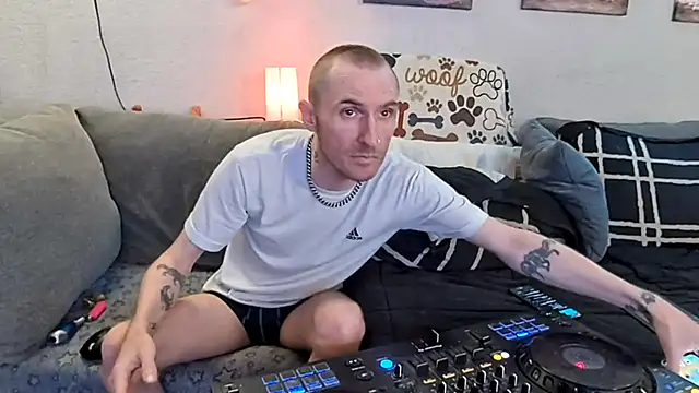 pyrowuff online show from 02-12-26, 07:41