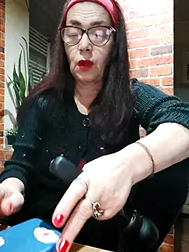 cristinatina online show from 10-15-25, 03:16