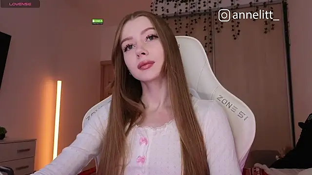 Annelitt online show from 12-02-25, 07:04