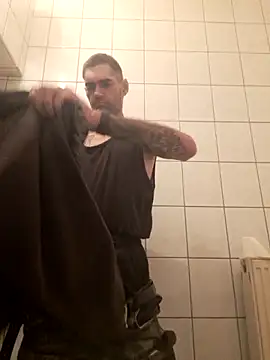 Snapshot of 2223joker chatting on 11-06-25, 02:21 2223joker online show from 11-06-25, 02:21