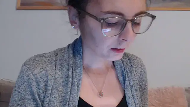 cleophee online show from 12-15-25, 07:03